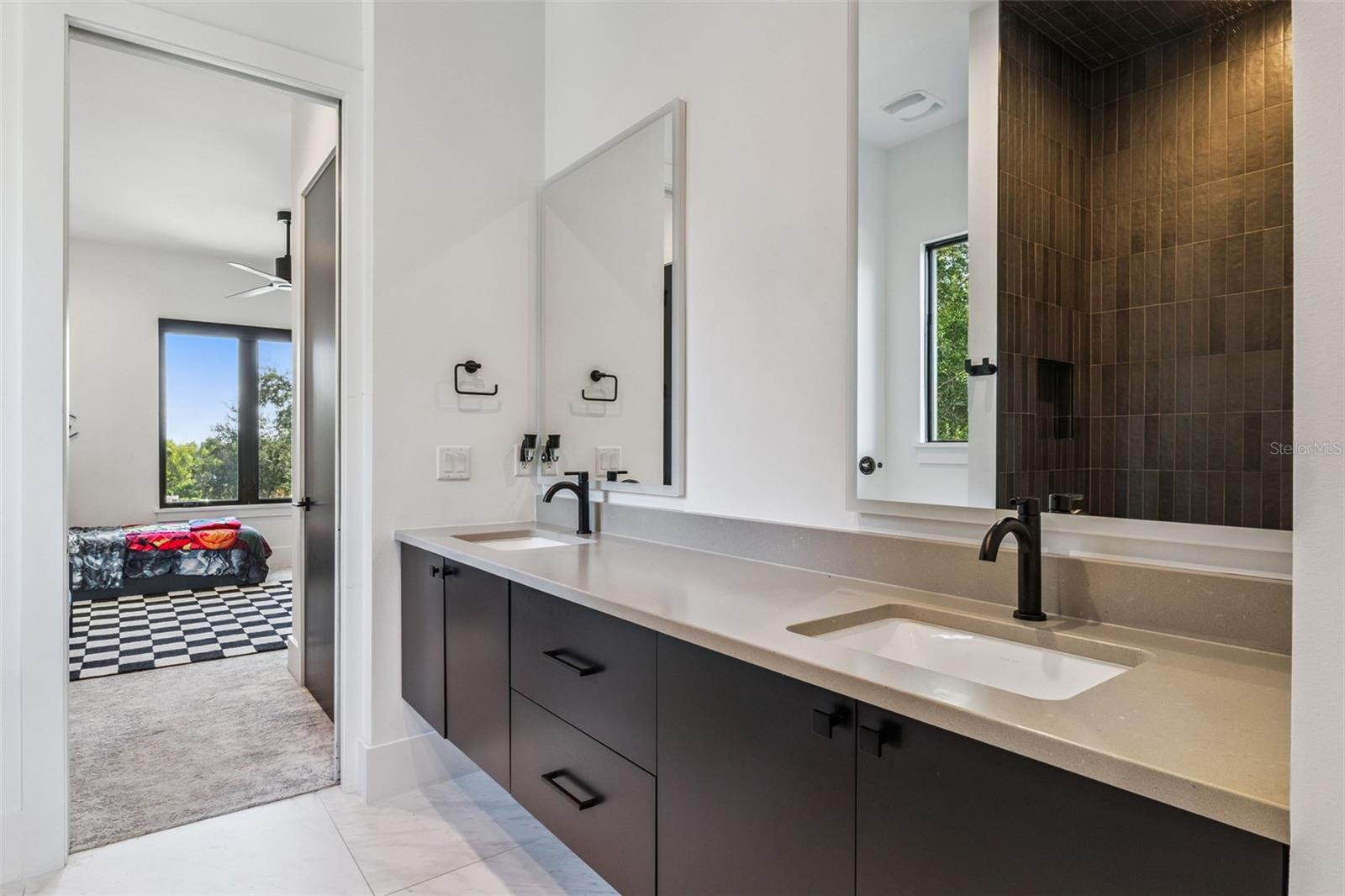 O6354264 Property Photo