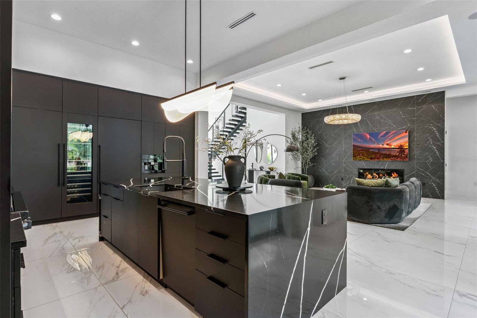 O6354264 Property Photo