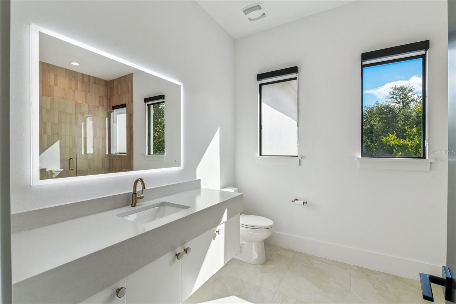 O6354264 Property Photo