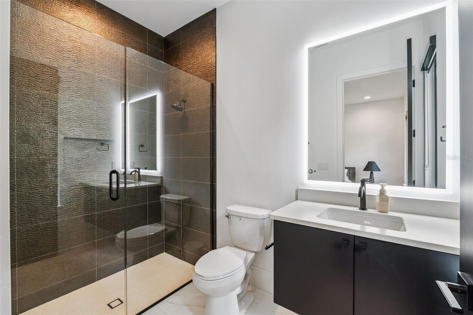 O6354264 Property Photo