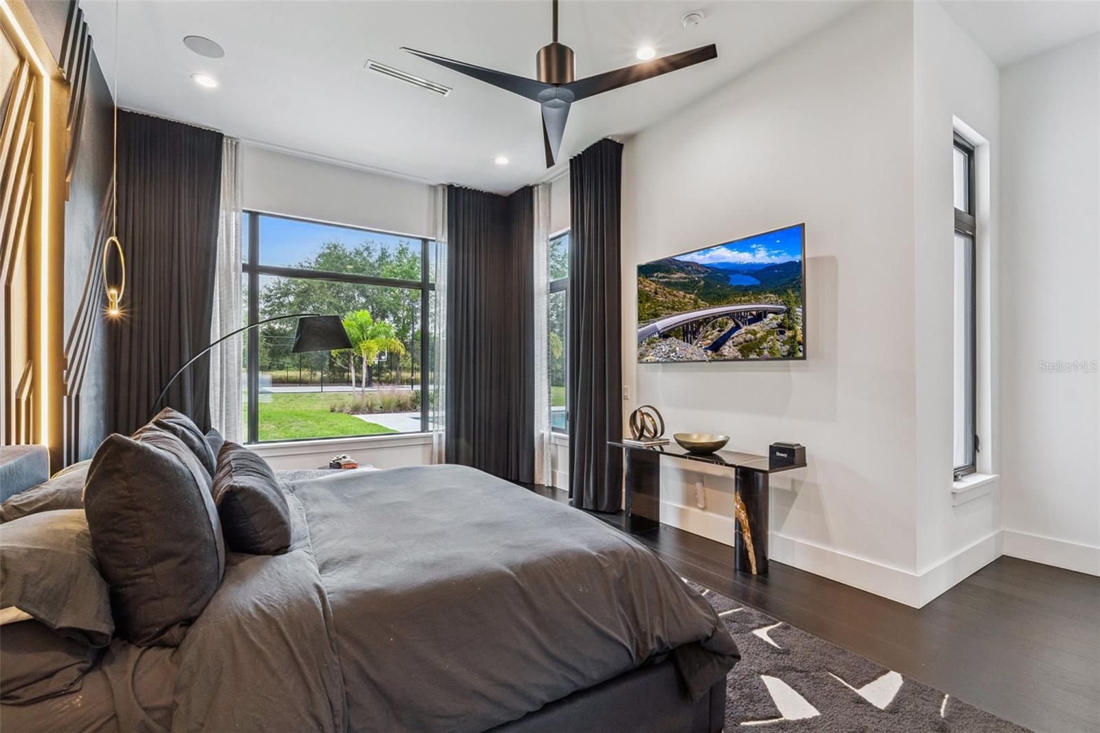 O6354264 Property Photo