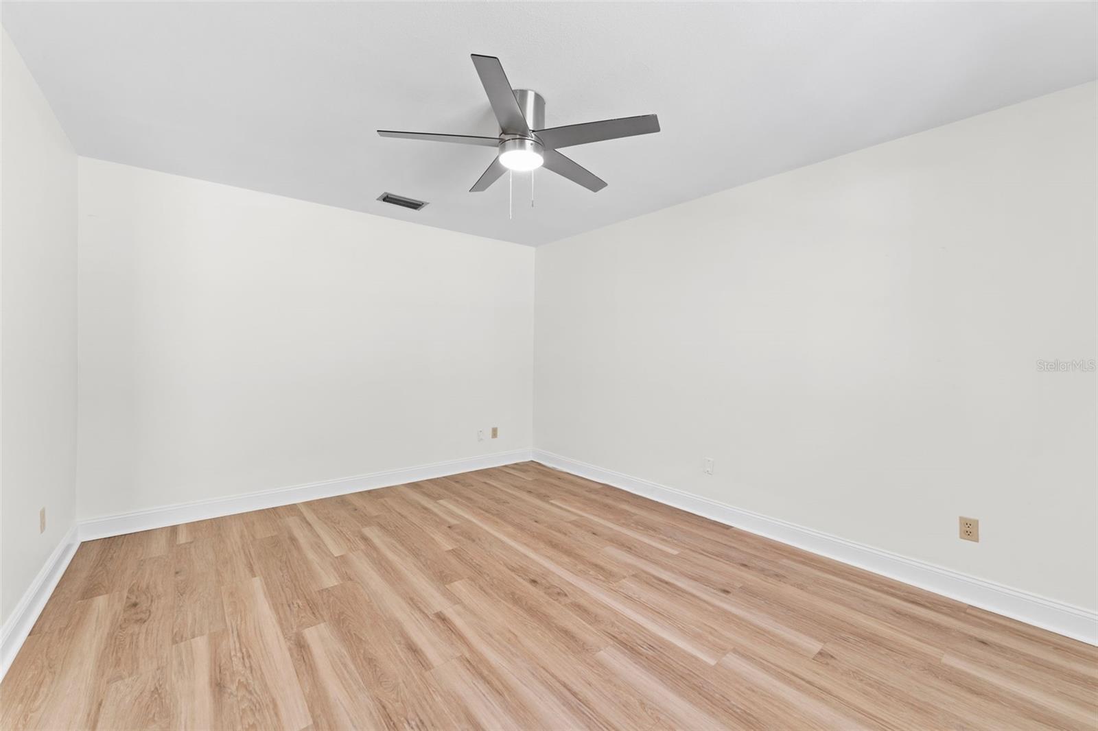 1908 N VILLAGE AVE, TAMPA, FL, 33612