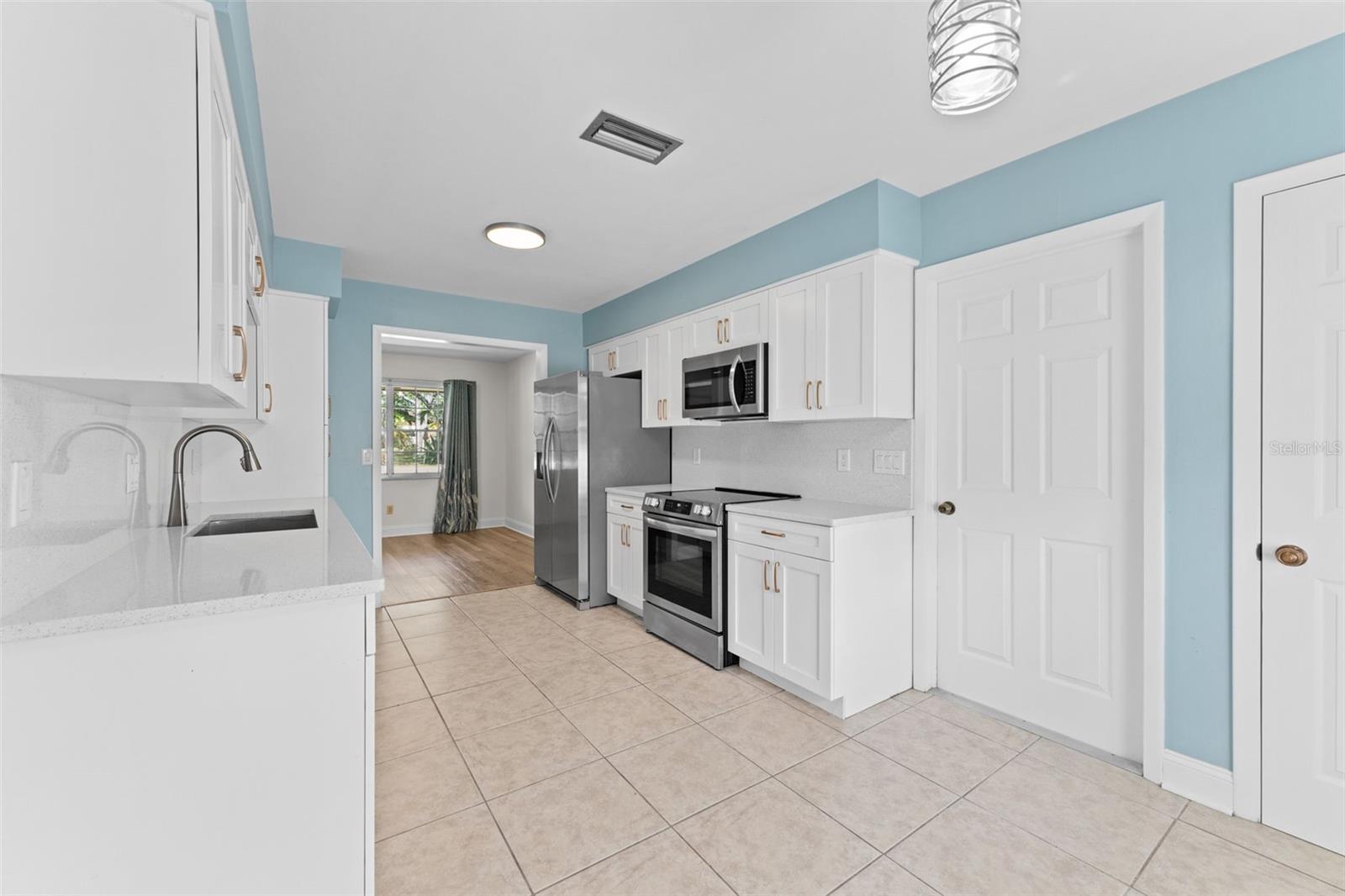 1908 N VILLAGE AVE, TAMPA, FL, 33612