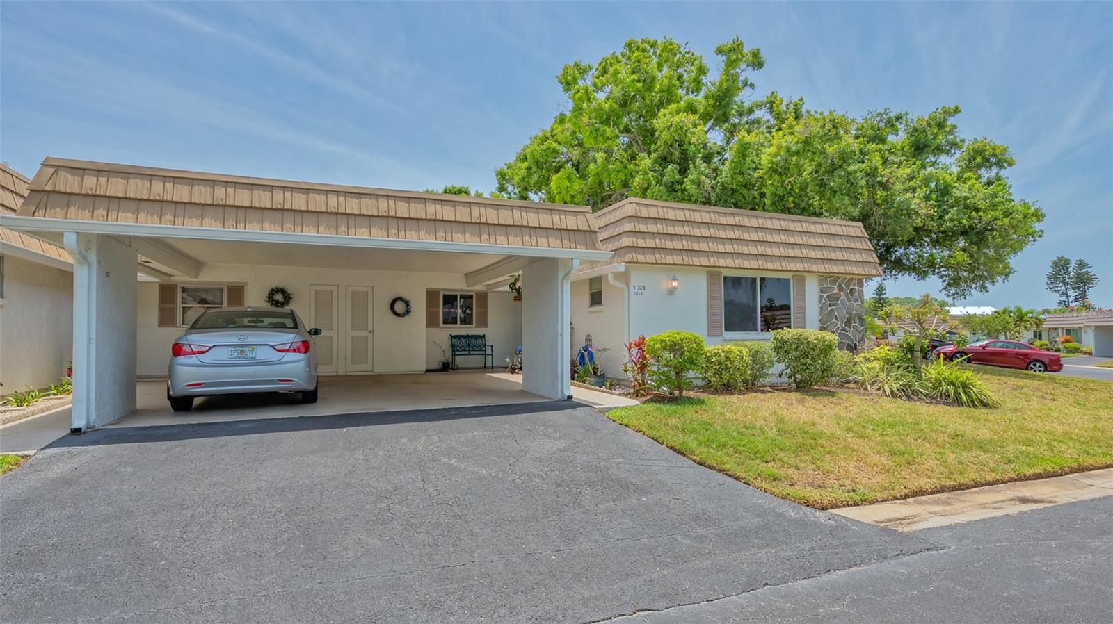 2016 RIVERBLUFF PKWY #V328, SARASOTA, FL, 34231