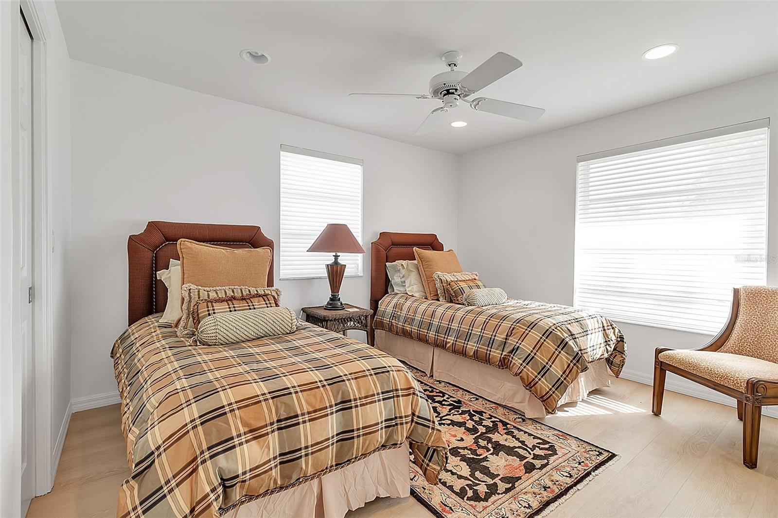 369 S POLK DR, SARASOTA, FL, 34236