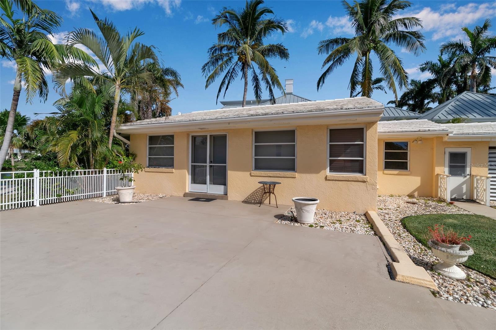 369 S POLK DR, SARASOTA, FL, 34236