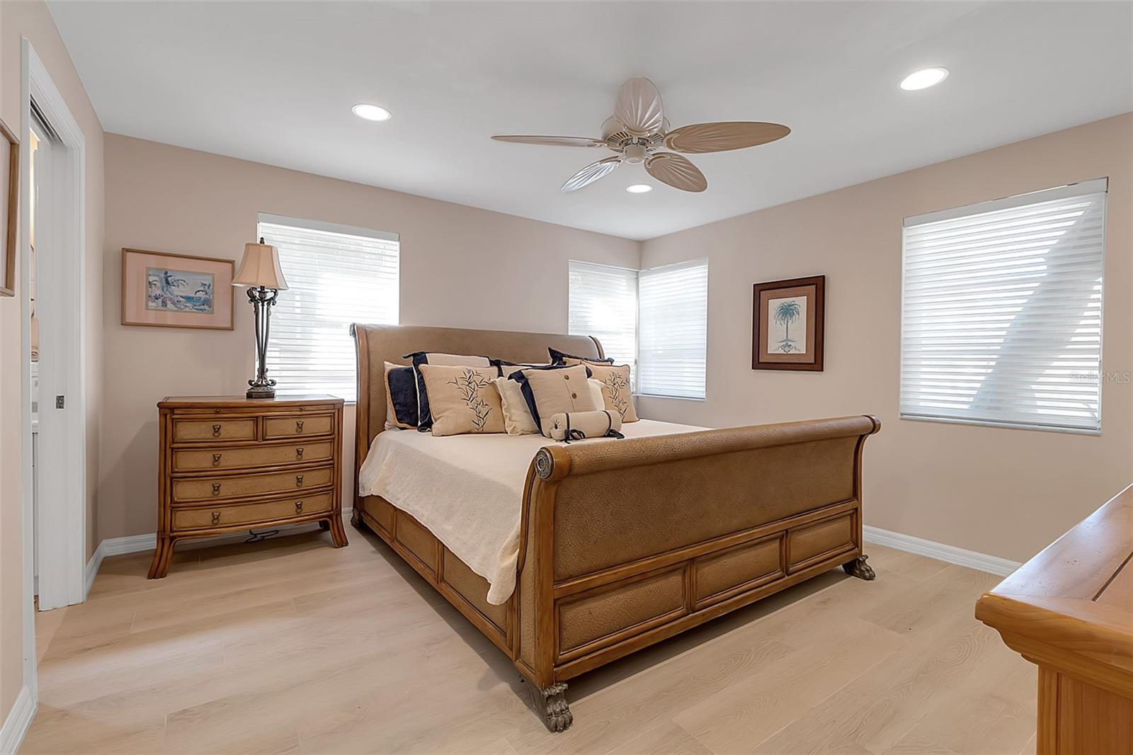 369 S POLK DR, SARASOTA, FL, 34236