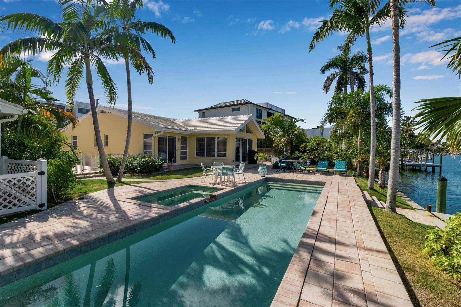 369 S POLK DR, SARASOTA, FL, 34236