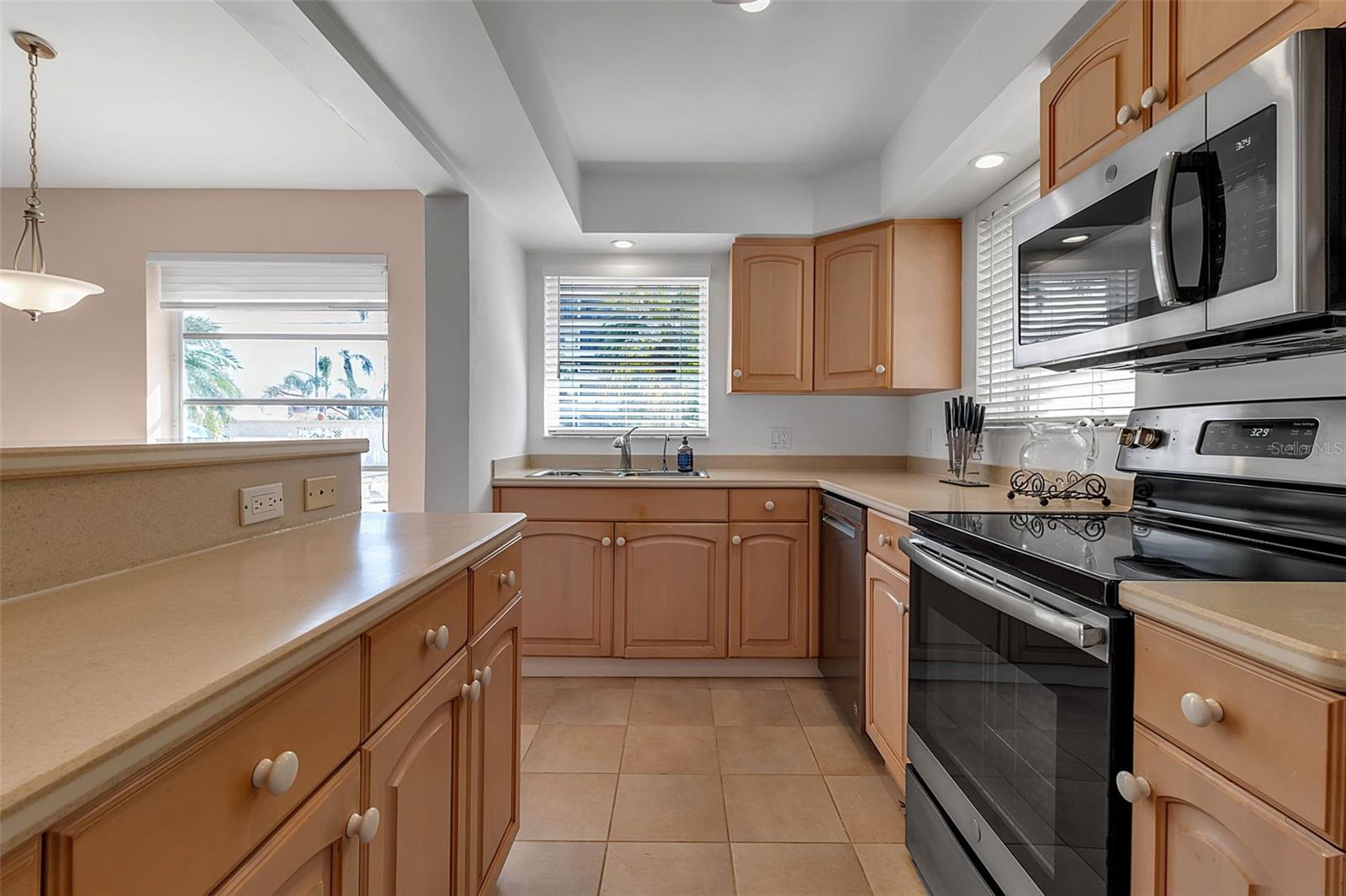 369 S POLK DR, SARASOTA, FL, 34236