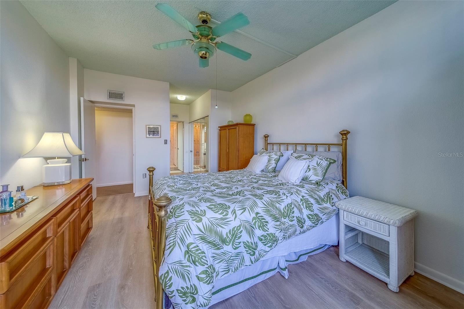 400 ISLAND WAY #104, CLEARWATER BEACH, FL, 33767