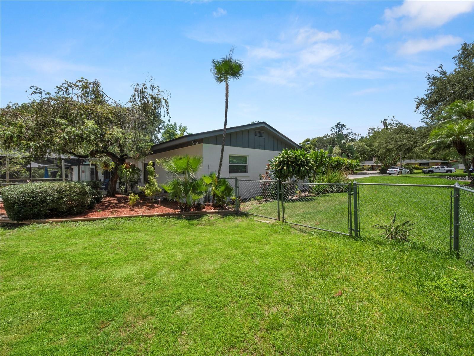 2118 LAKE BENTLEY CT, LAKELAND, FL, 33803