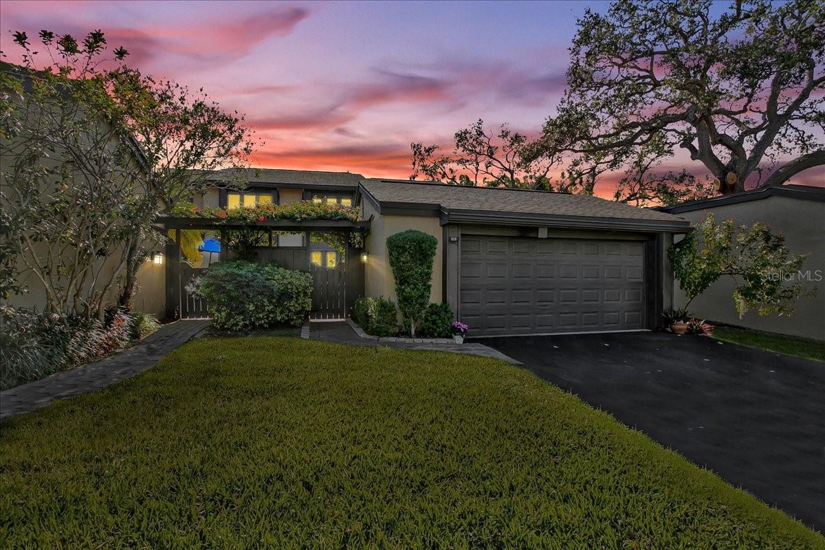 Front entrance to 103 Townhome