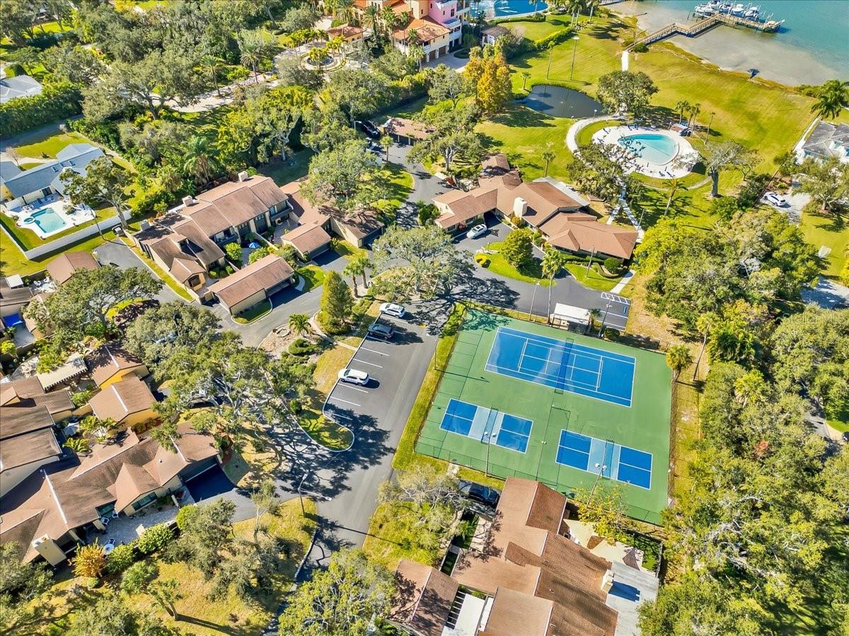 Tennis & Pickleball Courts