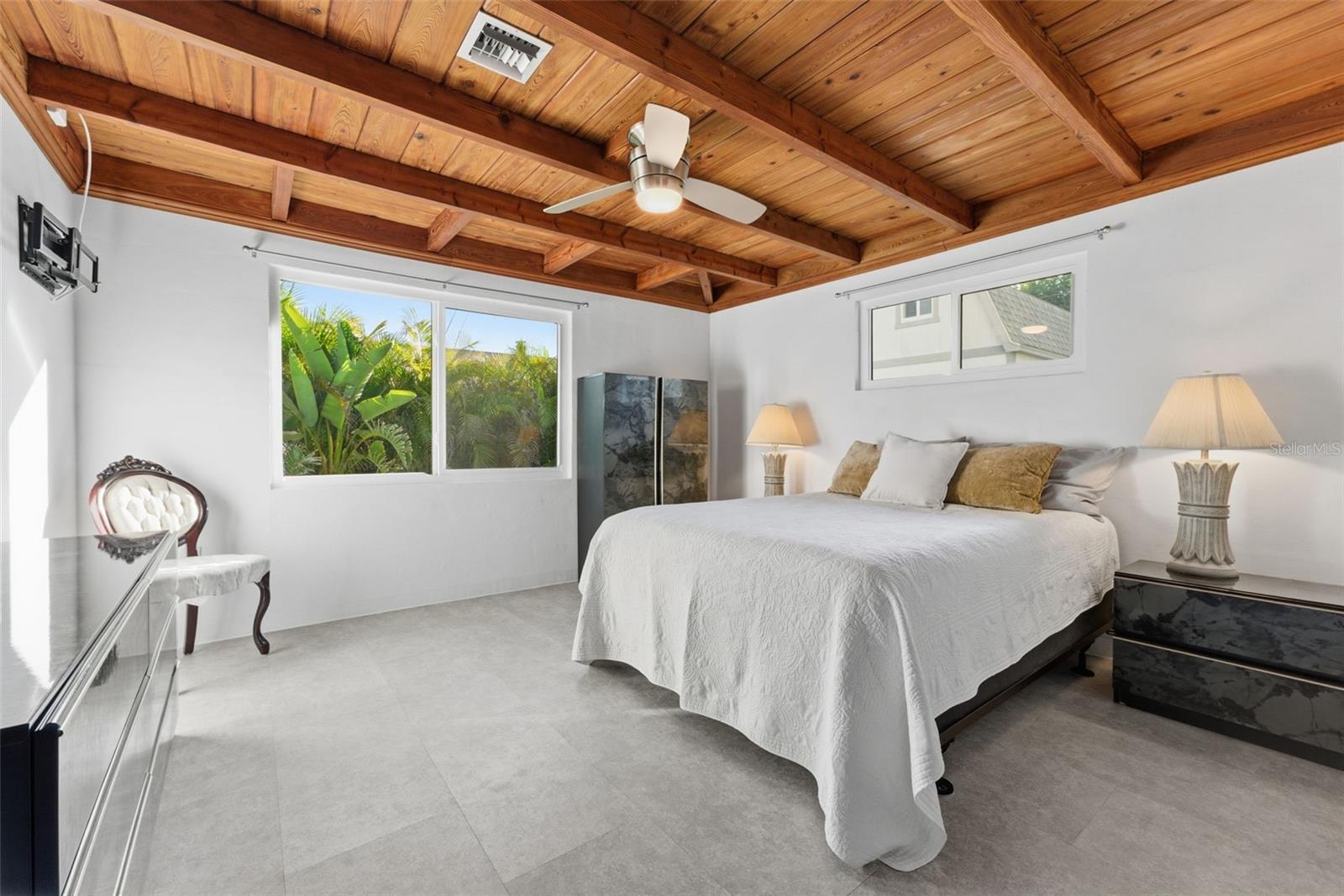 1161 S VENICE BLVD, VENICE, FL, 34293