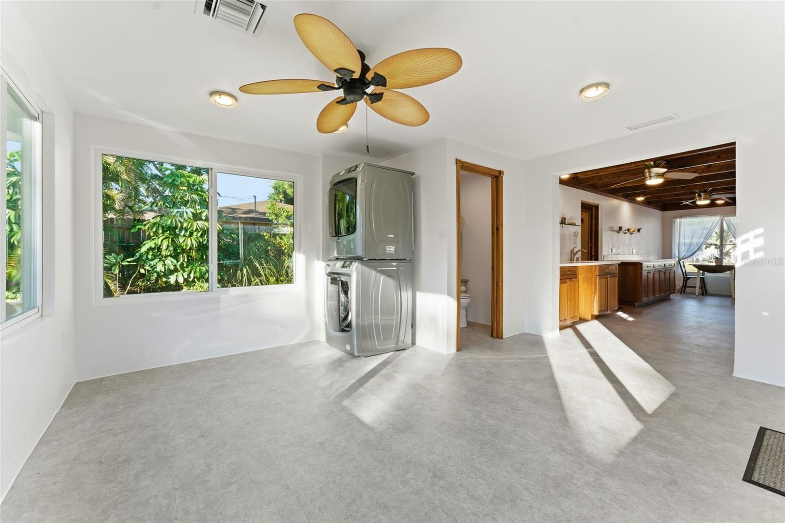 1161 S VENICE BLVD, VENICE, FL, 34293