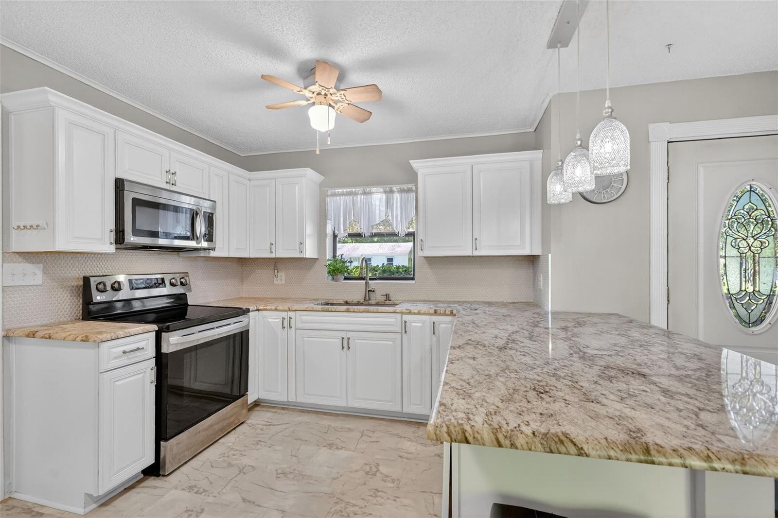 502 GRAY AVE, WILDWOOD, FL, 34785