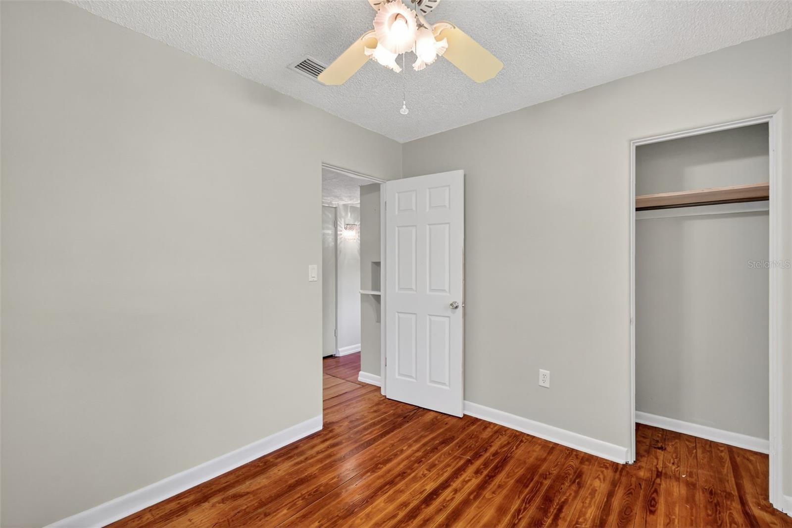 502 GRAY AVE, WILDWOOD, FL, 34785