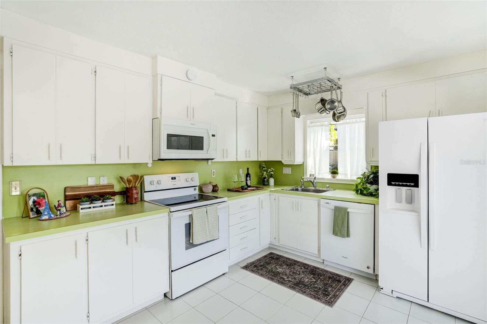 13850 SUNSET DR, LARGO, FL, 33774