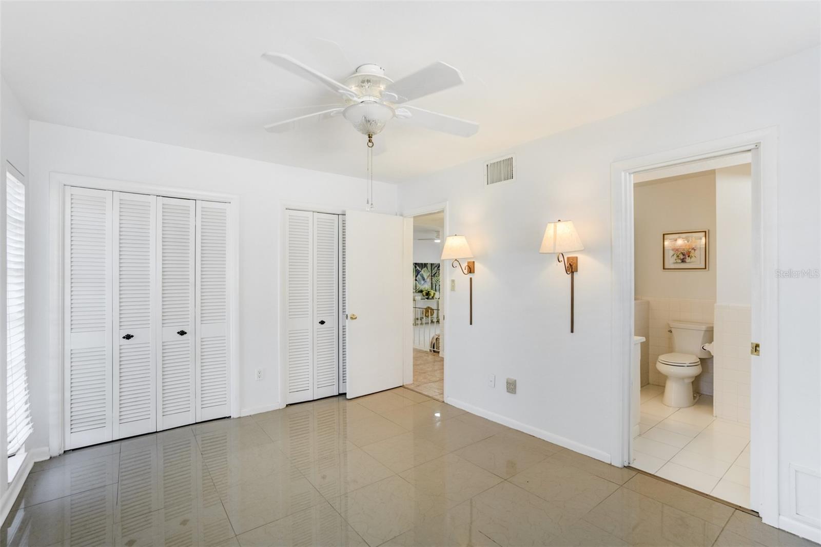 13850 SUNSET DR, LARGO, FL, 33774