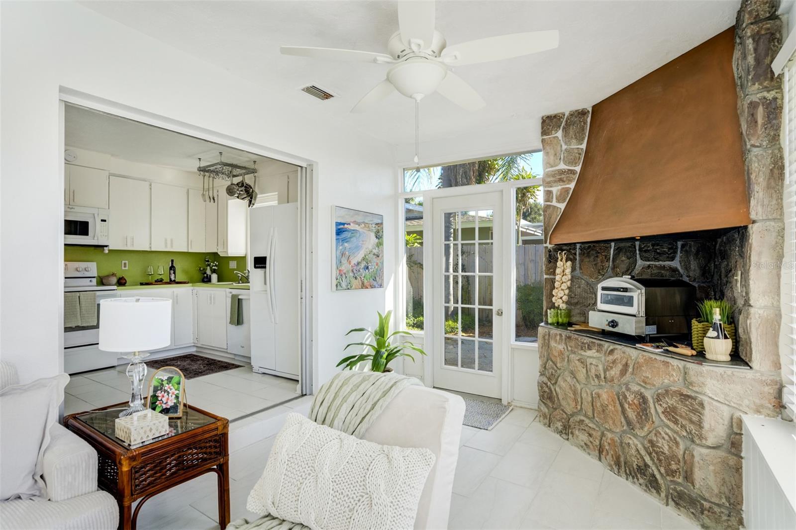 13850 SUNSET DR, LARGO, FL, 33774