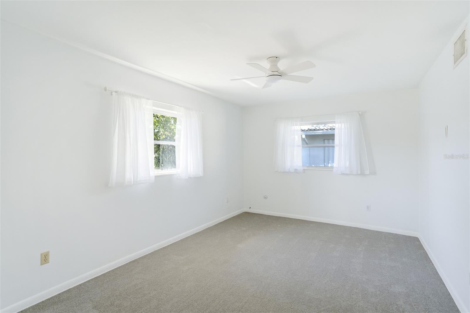 13850 SUNSET DR, LARGO, FL, 33774