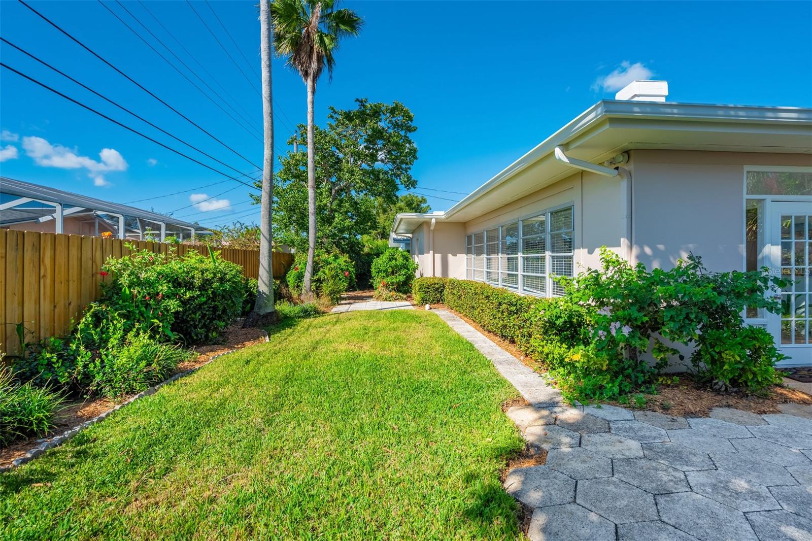 13850 SUNSET DR, LARGO, FL, 33774