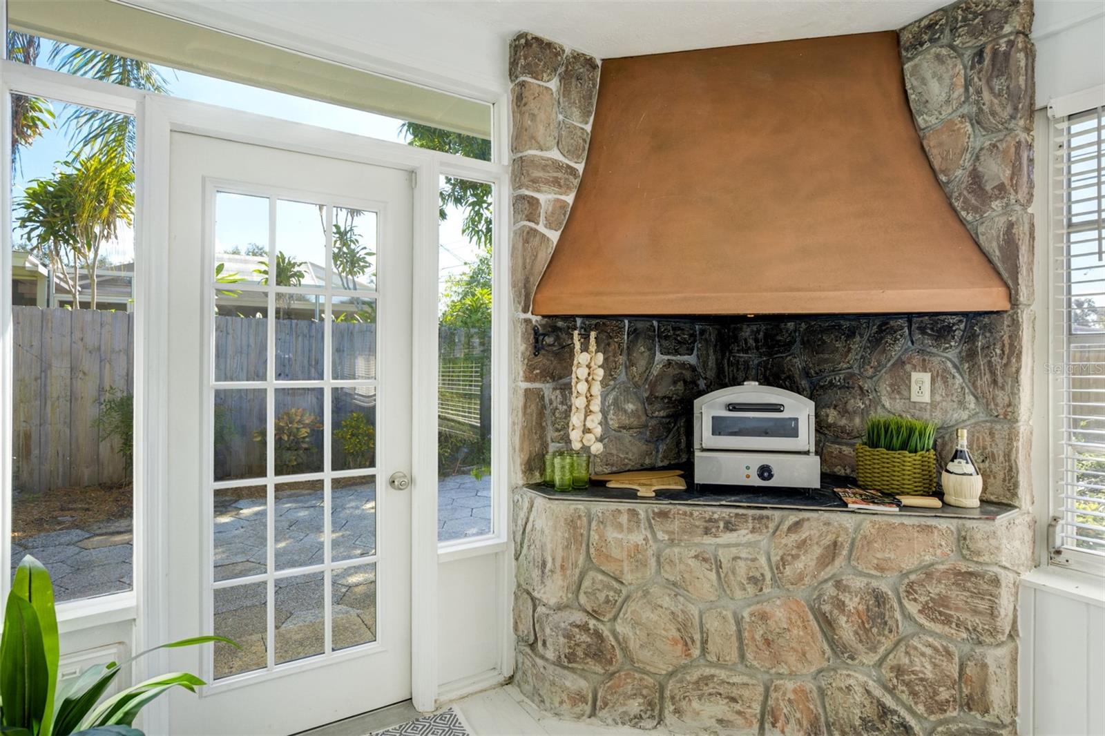 13850 SUNSET DR, LARGO, FL, 33774