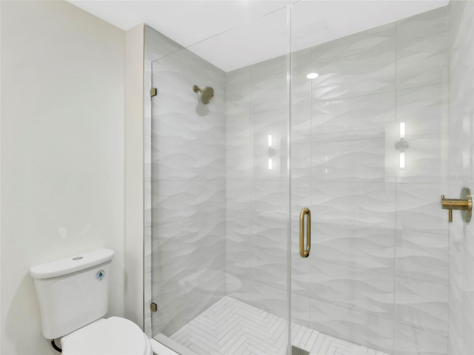 4870 VENETIAN BLVD NE, ST PETERSBURG, FL, 33703