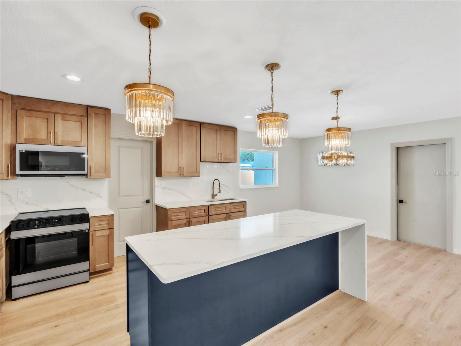 4870 VENETIAN BLVD NE, ST PETERSBURG, FL, 33703