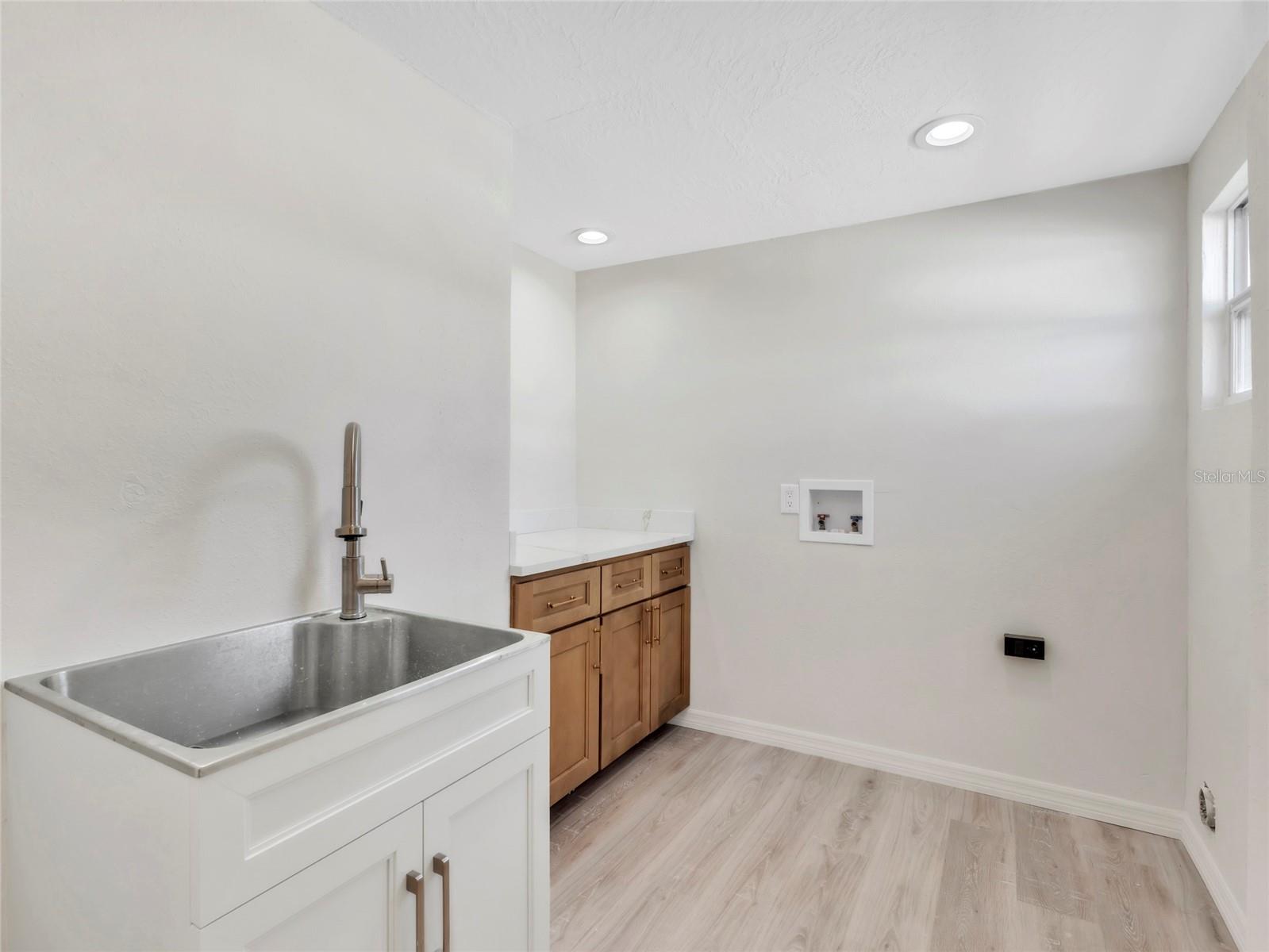 4870 VENETIAN BLVD NE, ST PETERSBURG, FL, 33703