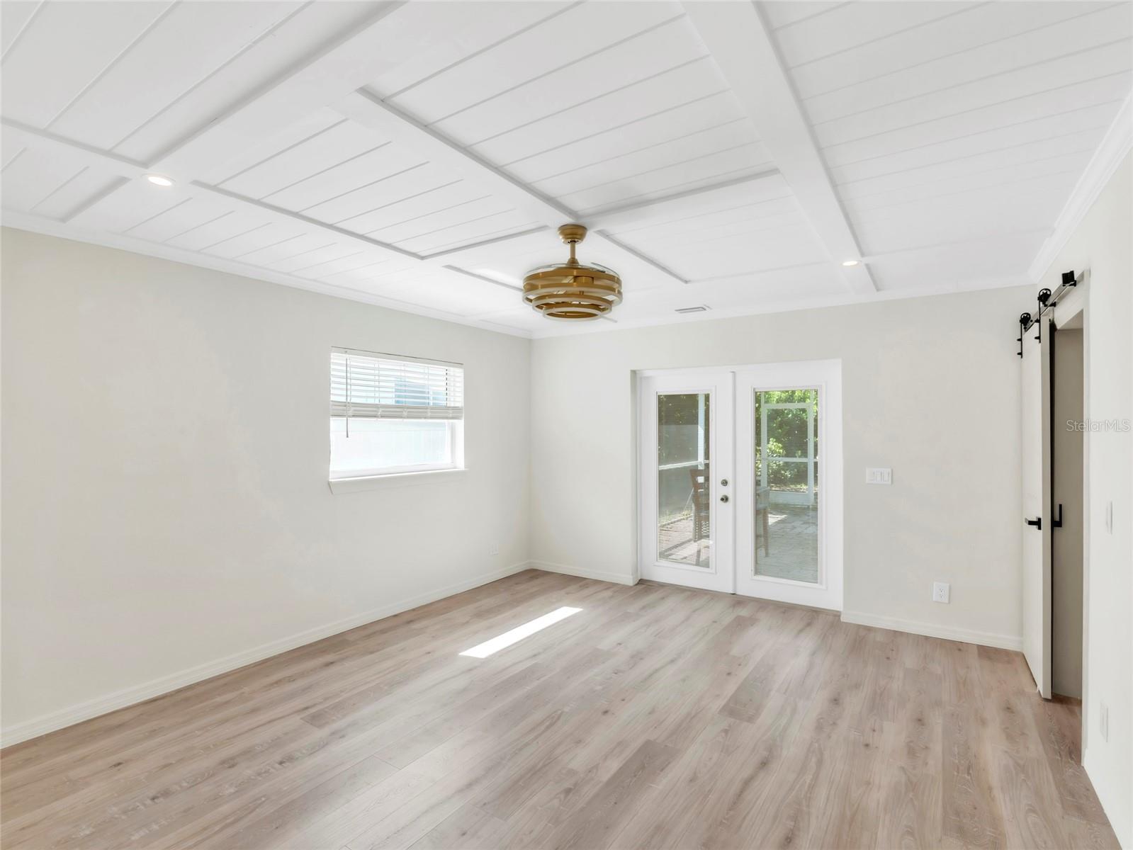 4870 VENETIAN BLVD NE, ST PETERSBURG, FL, 33703