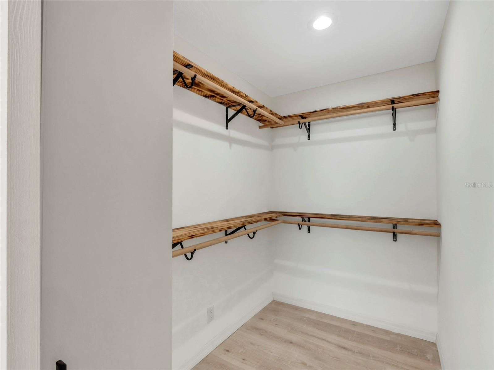 4870 VENETIAN BLVD NE, ST PETERSBURG, FL, 33703