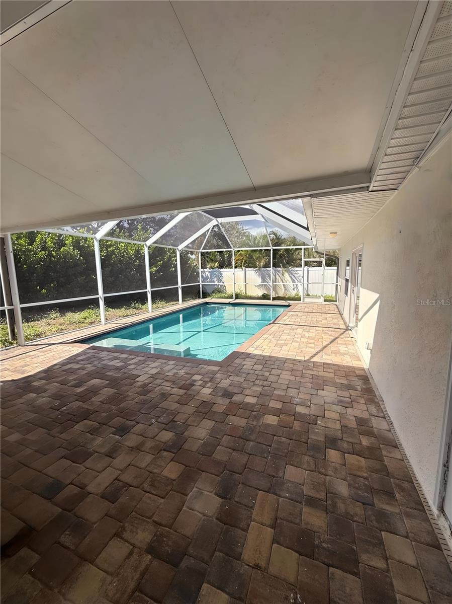 4870 VENETIAN BLVD NE, ST PETERSBURG, FL, 33703