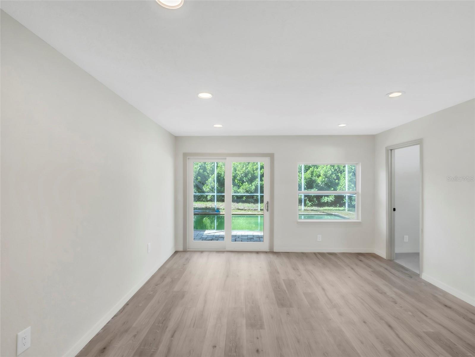 4870 VENETIAN BLVD NE, ST PETERSBURG, FL, 33703