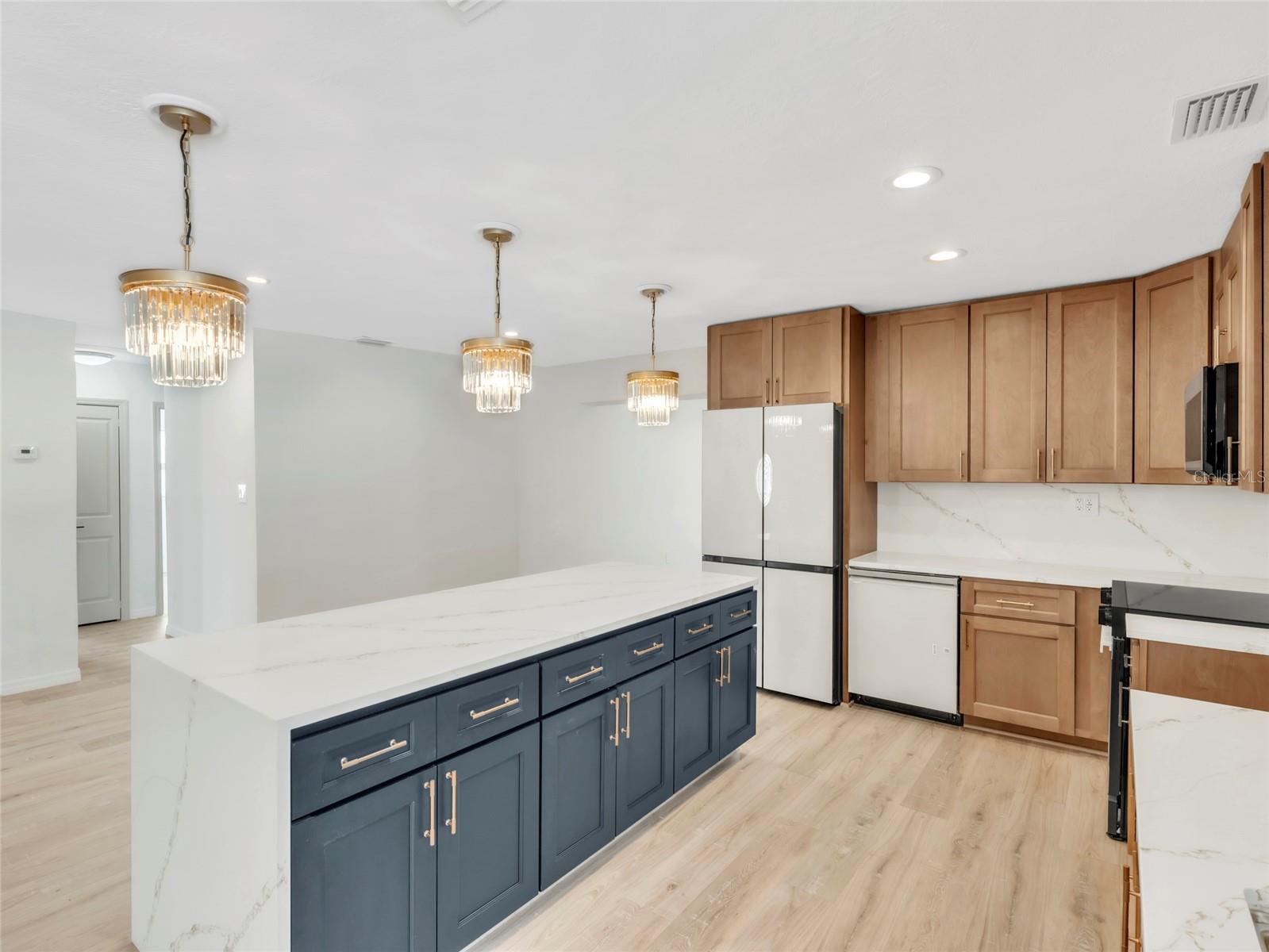 4870 VENETIAN BLVD NE, ST PETERSBURG, FL, 33703