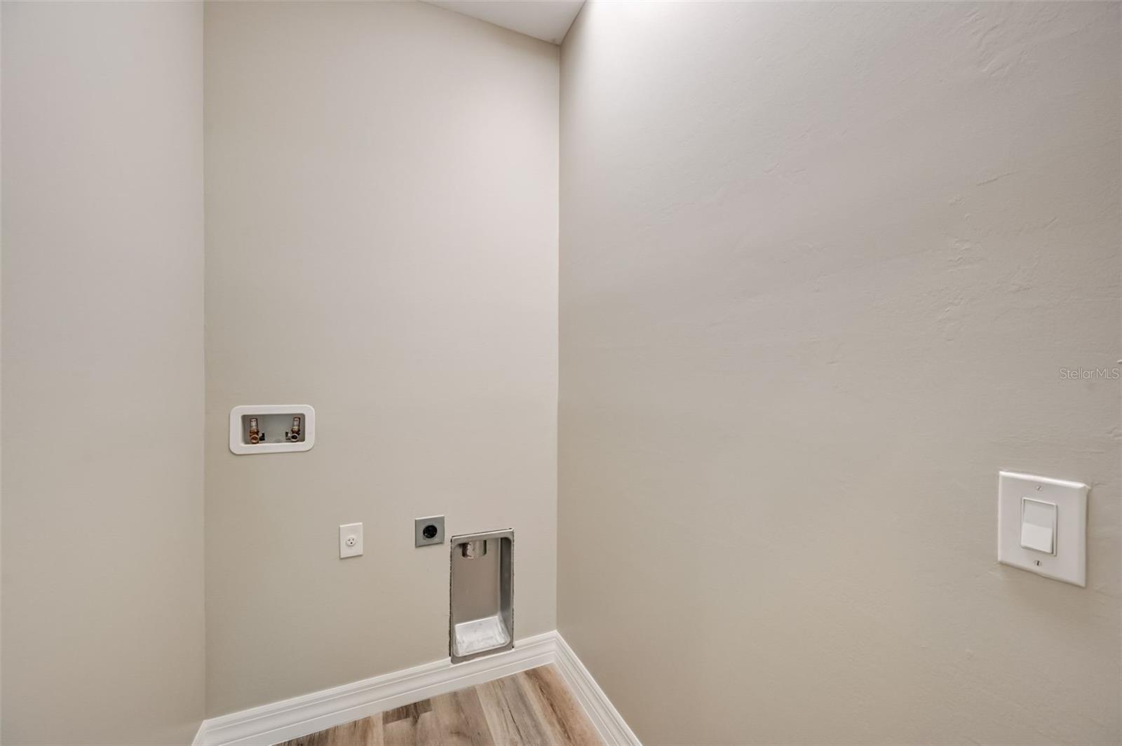 1212 GILLESPIE AVE, NORTH PORT, FL, 34288