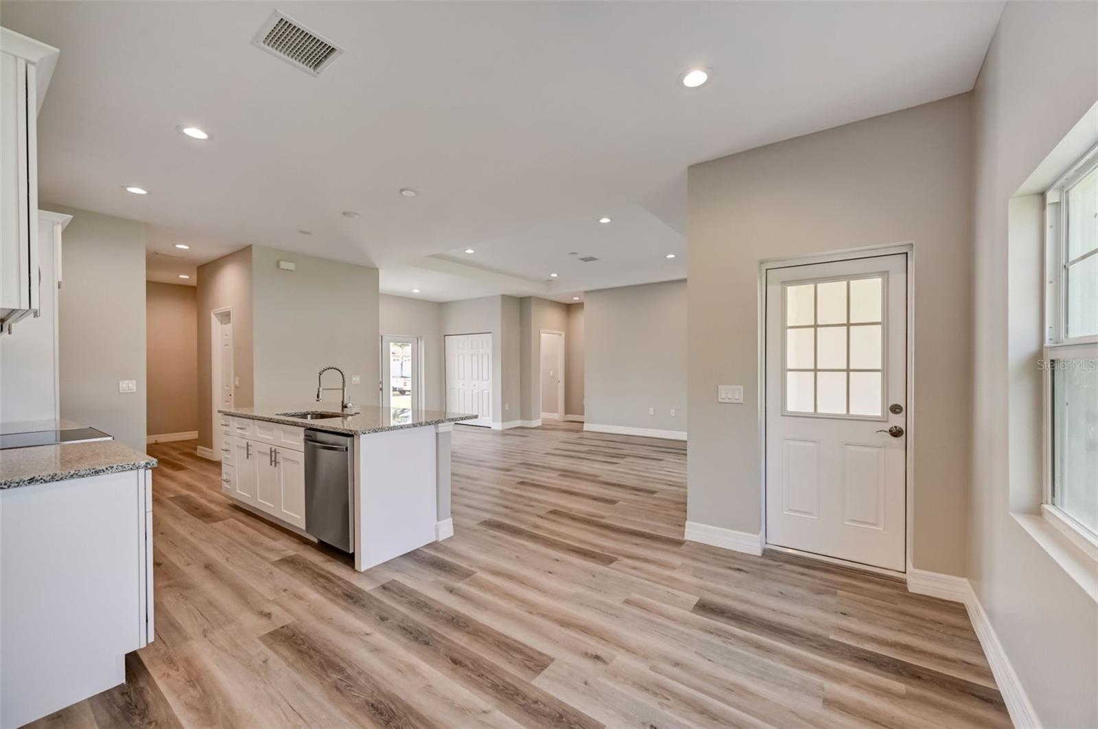 1212 GILLESPIE AVE, NORTH PORT, FL, 34288