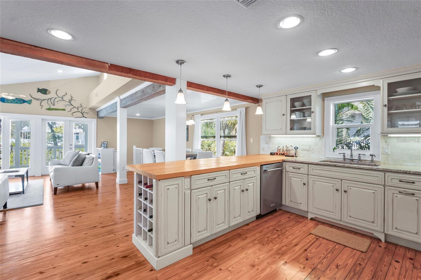 111 FAUBEL ST, SARASOTA, FL, 34242