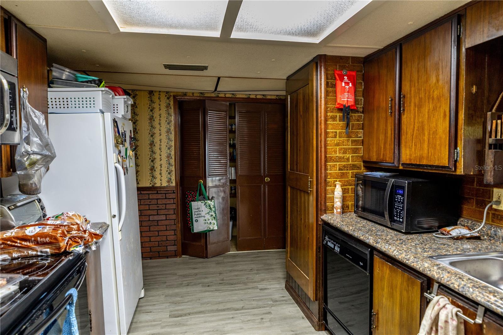 12060 EHRENWALD DR, WEEKI WACHEE, FL, 34613