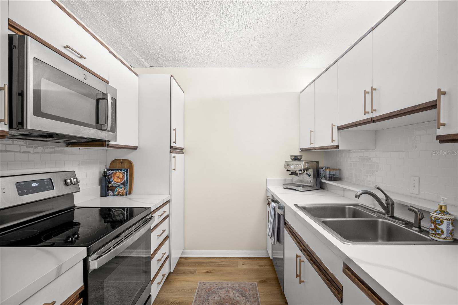 3211 W SWANN AVE #408, TAMPA, FL, 33609