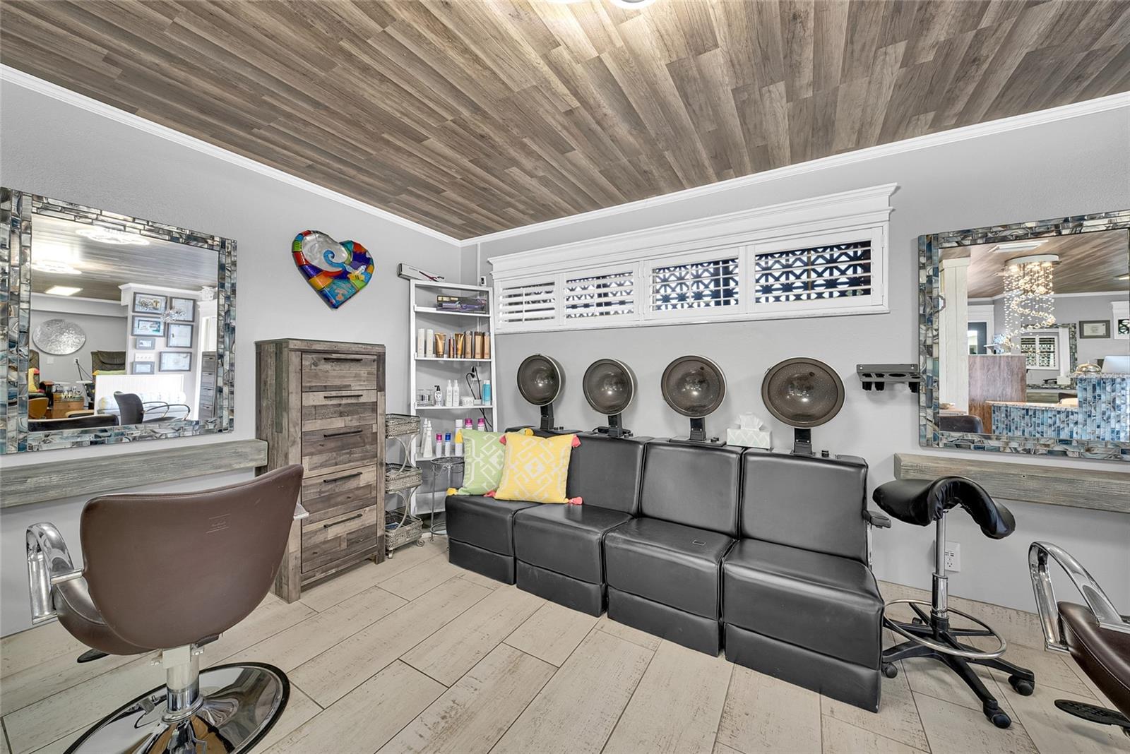 2130 W BAY DR, LARGO, FL, 33770