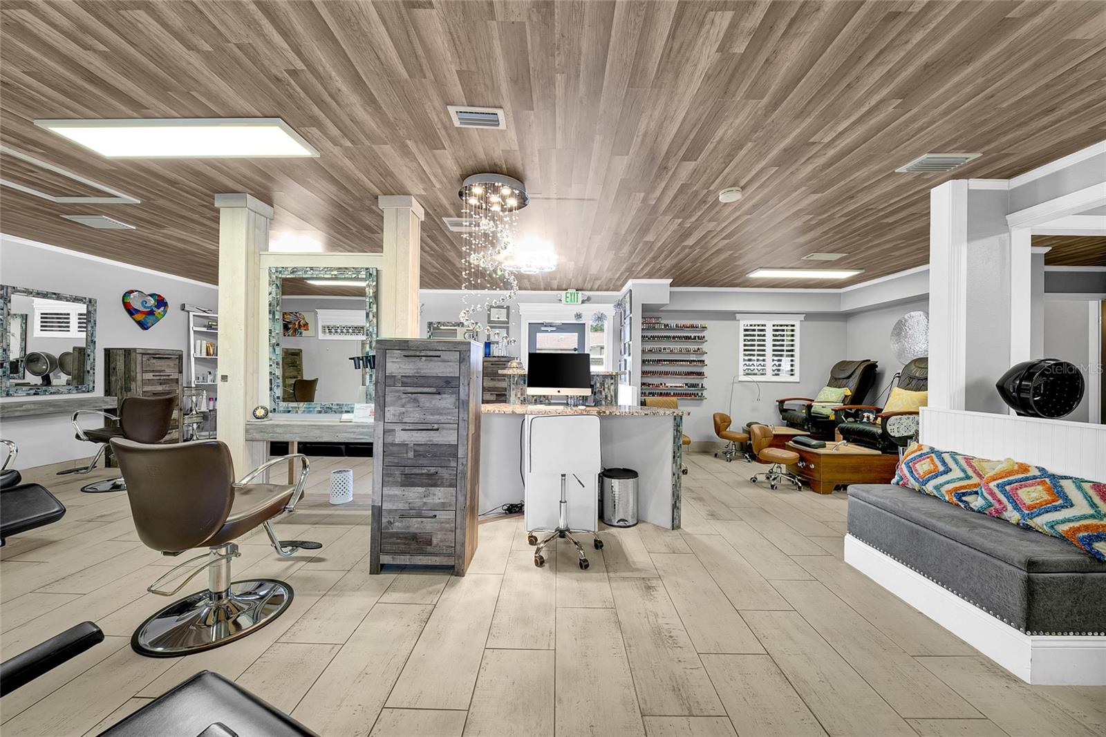 2130 W BAY DR, LARGO, FL, 33770