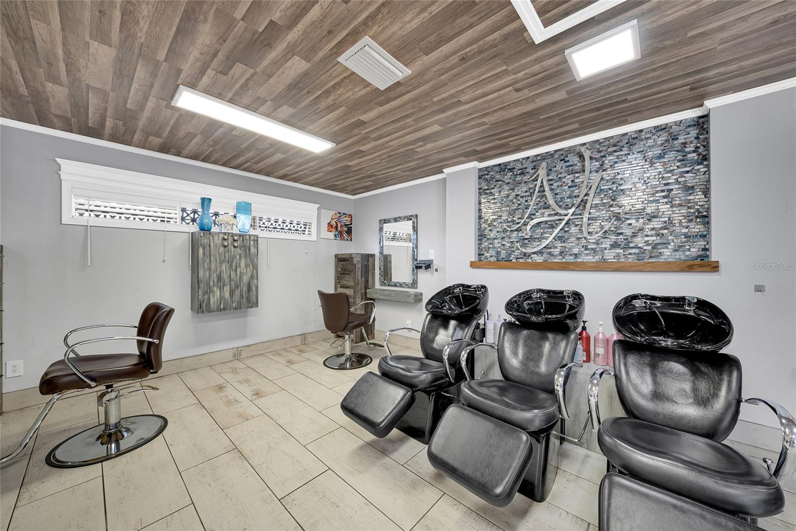 2130 W BAY DR, LARGO, FL, 33770