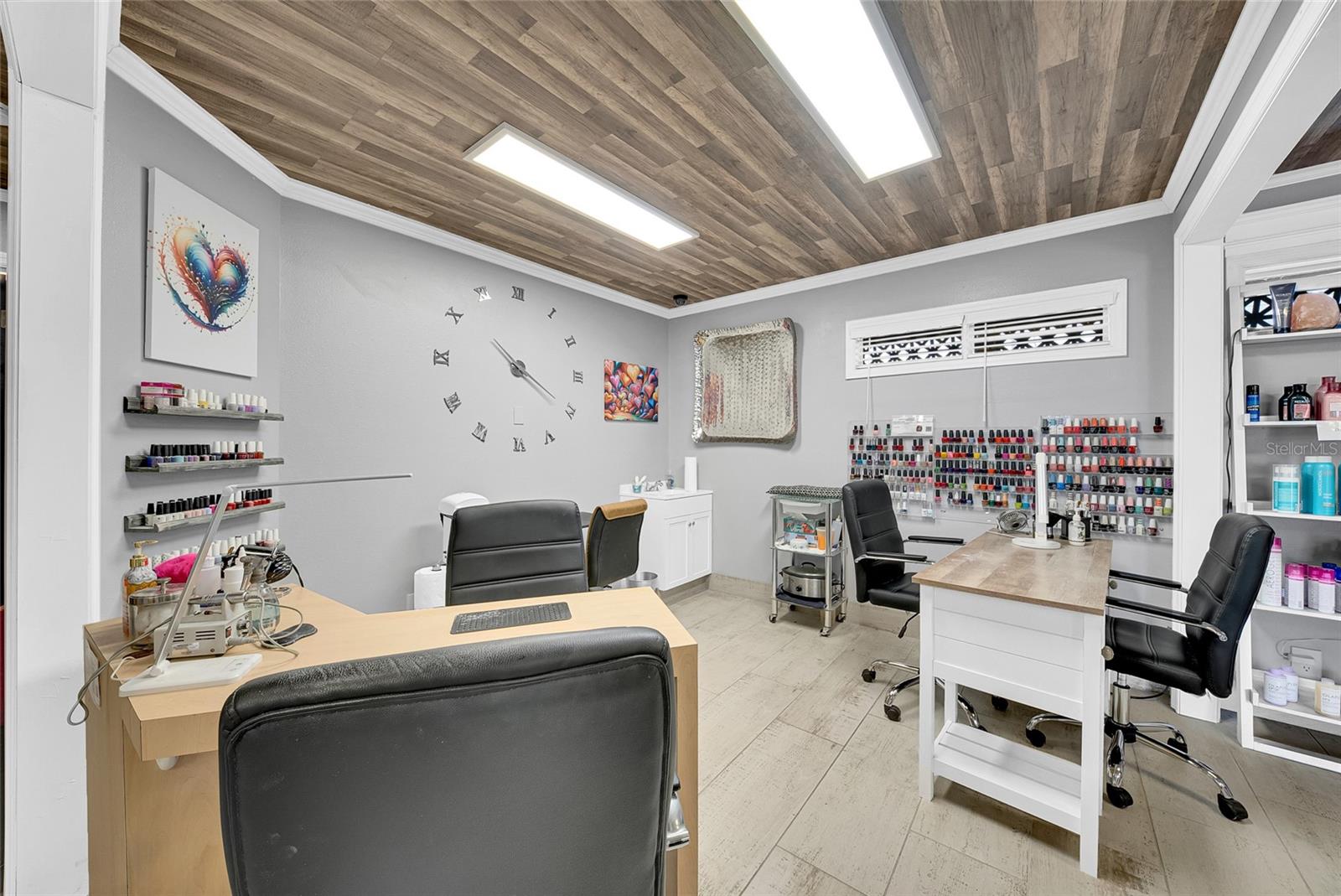 2130 W BAY DR, LARGO, FL, 33770