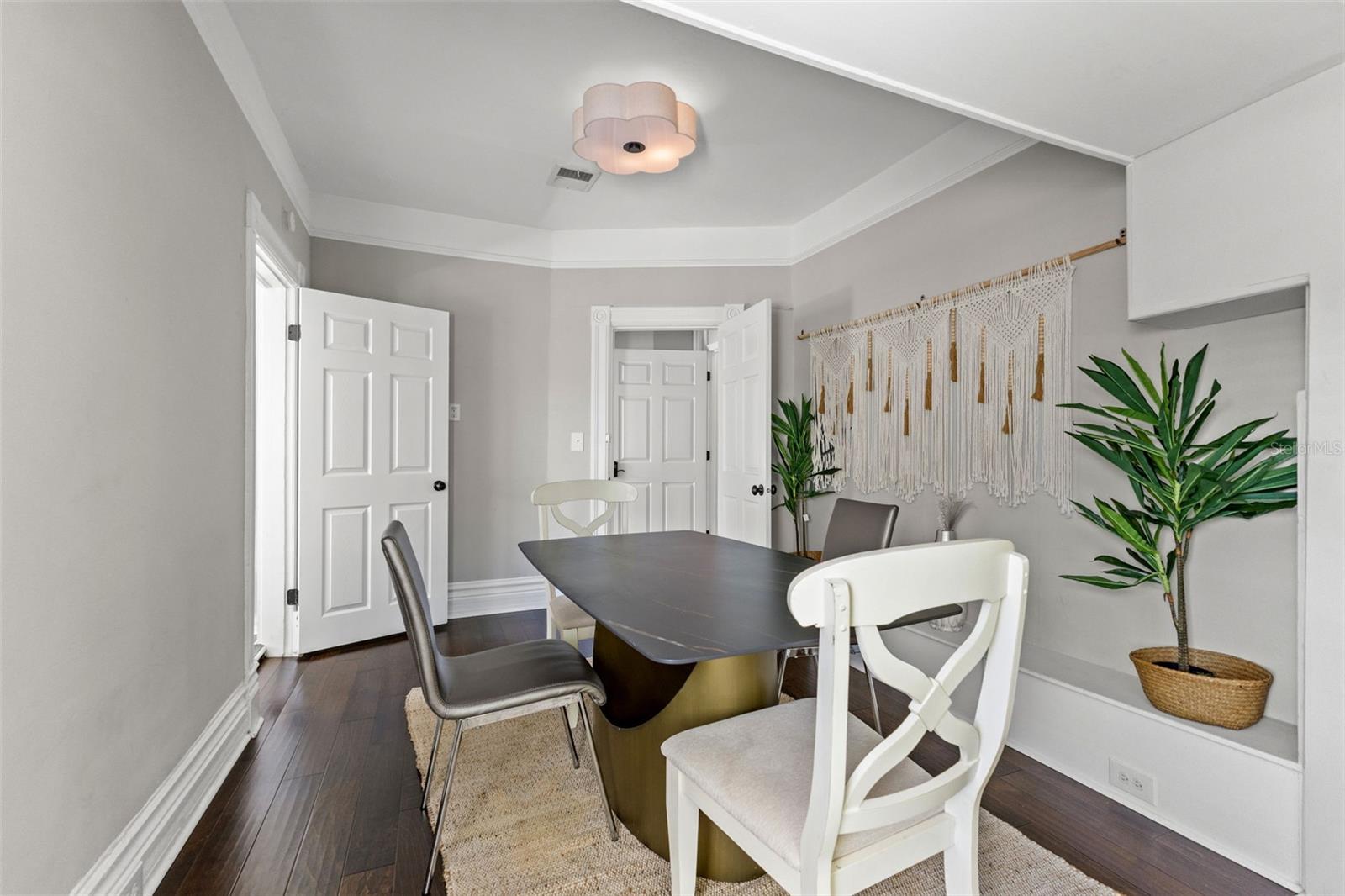 609 W AZEELE ST, TAMPA, FL, 33606