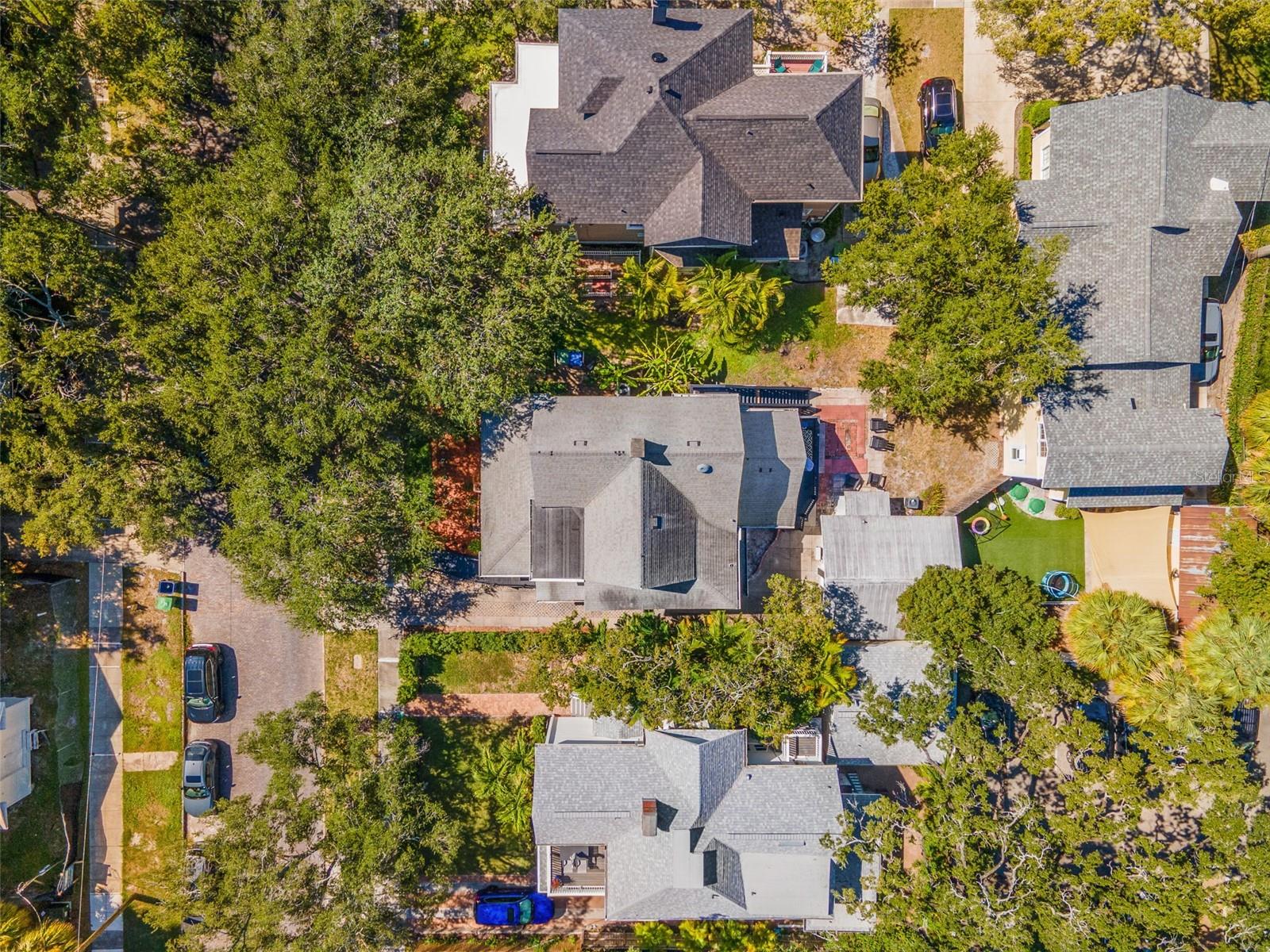 609 W AZEELE ST, TAMPA, FL, 33606