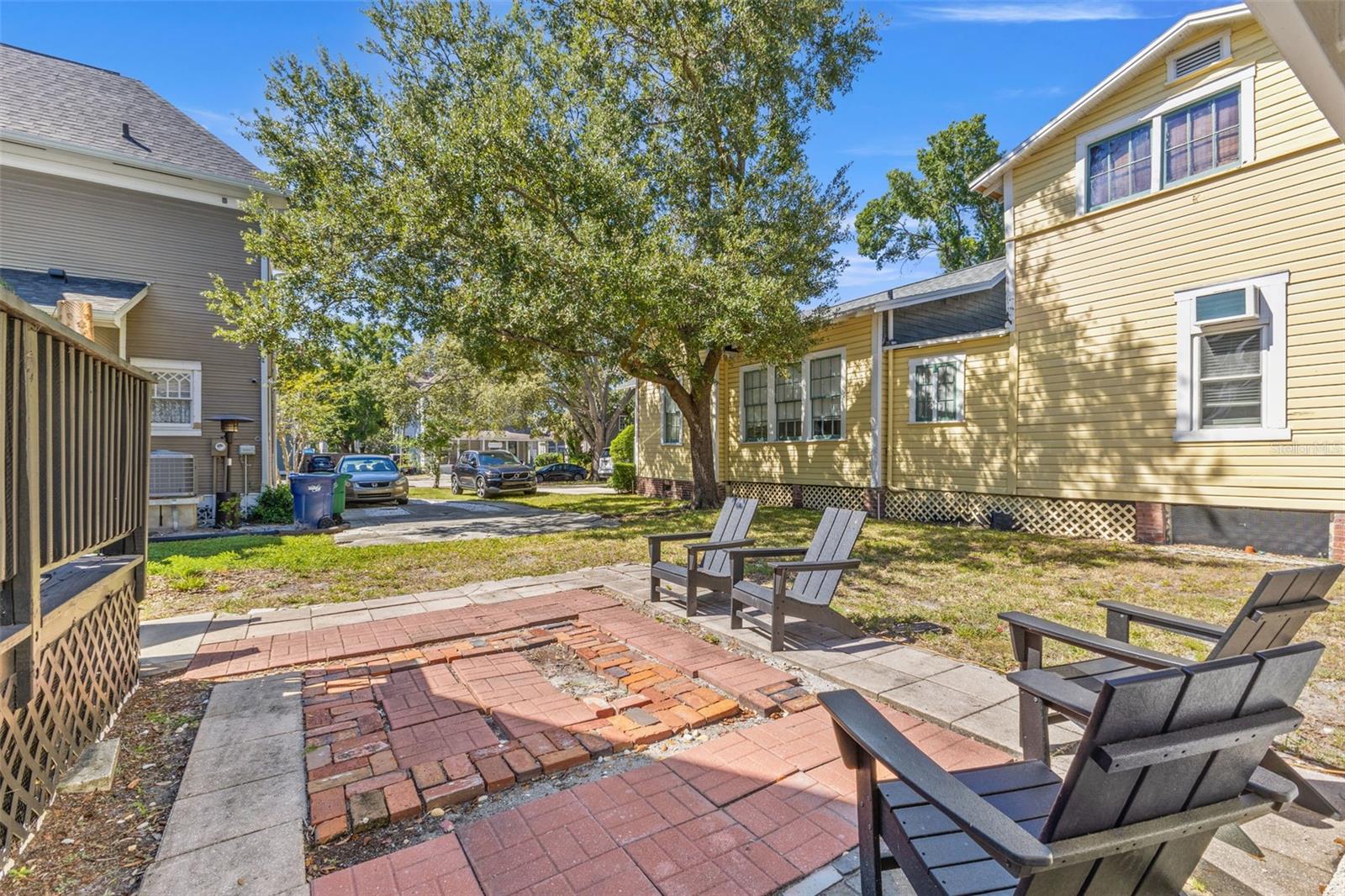 609 W AZEELE ST, TAMPA, FL, 33606