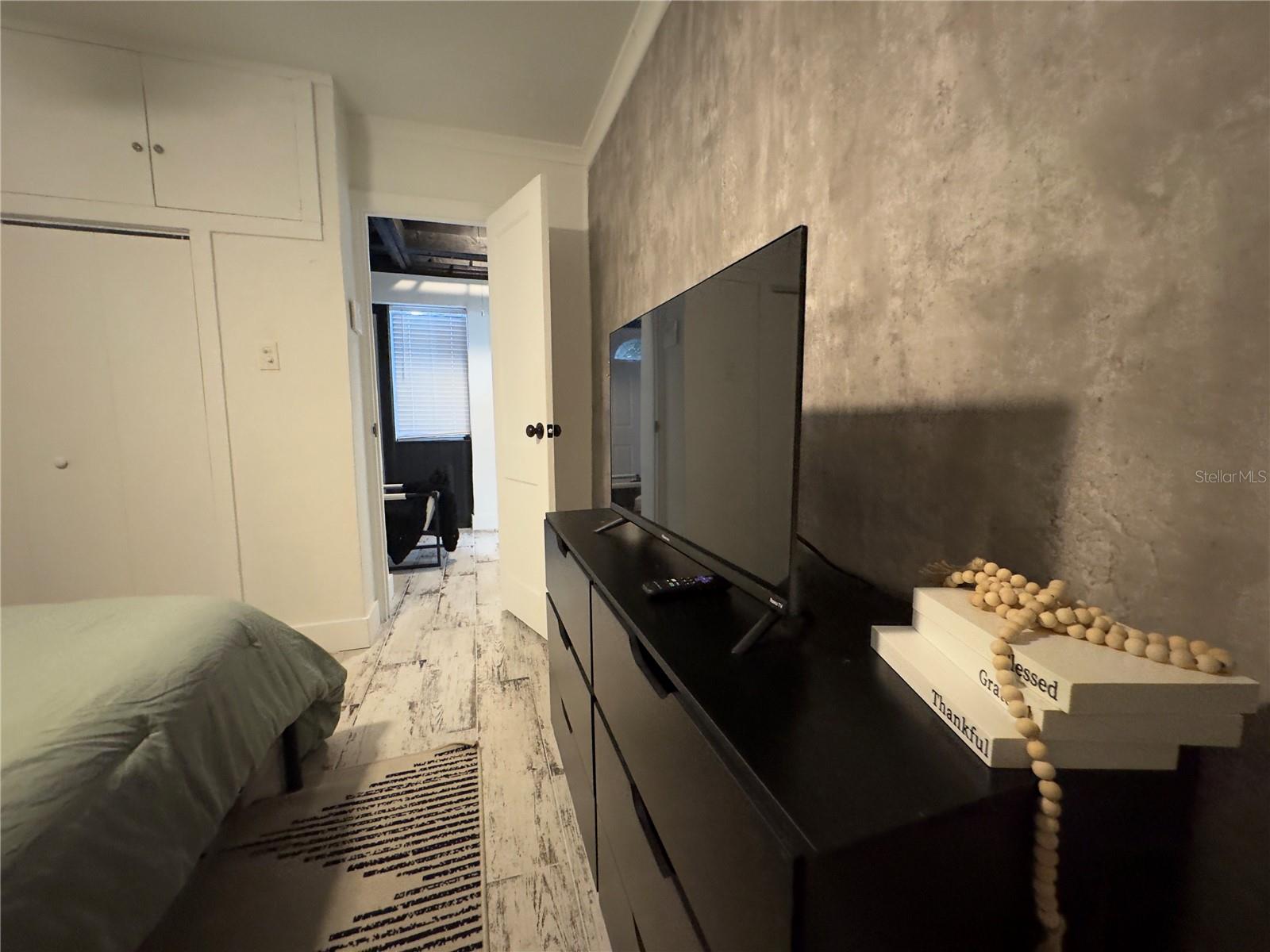 609 W AZEELE ST, TAMPA, FL, 33606