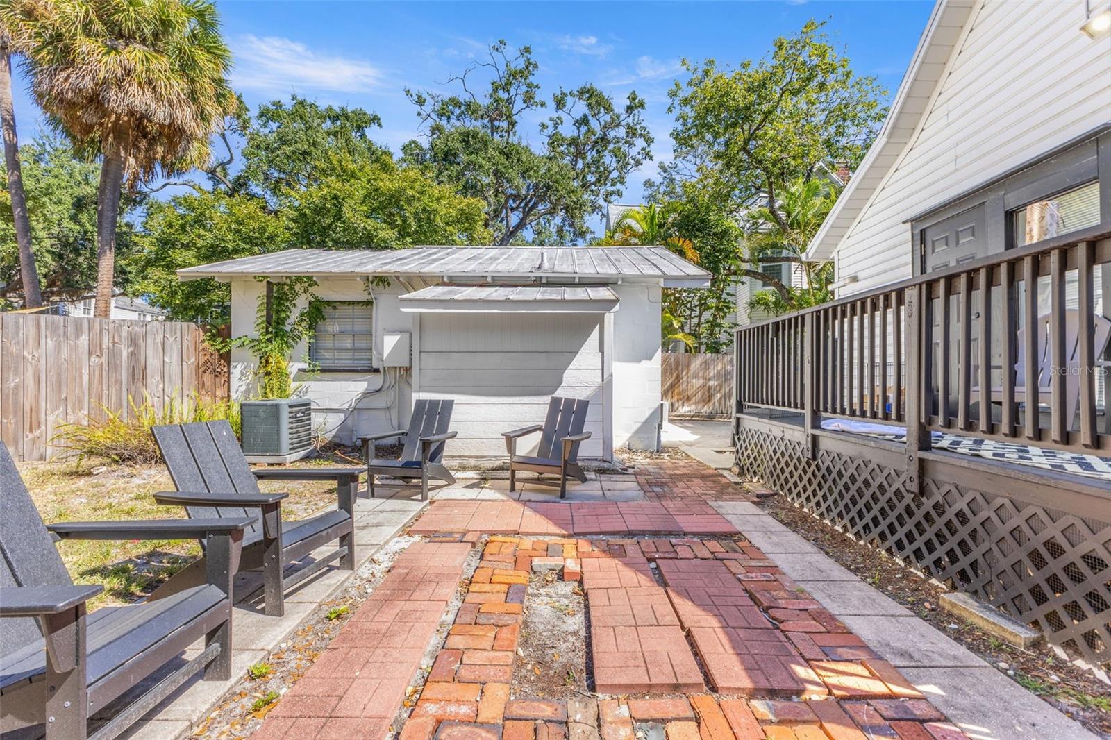 609 W AZEELE ST, TAMPA, FL, 33606