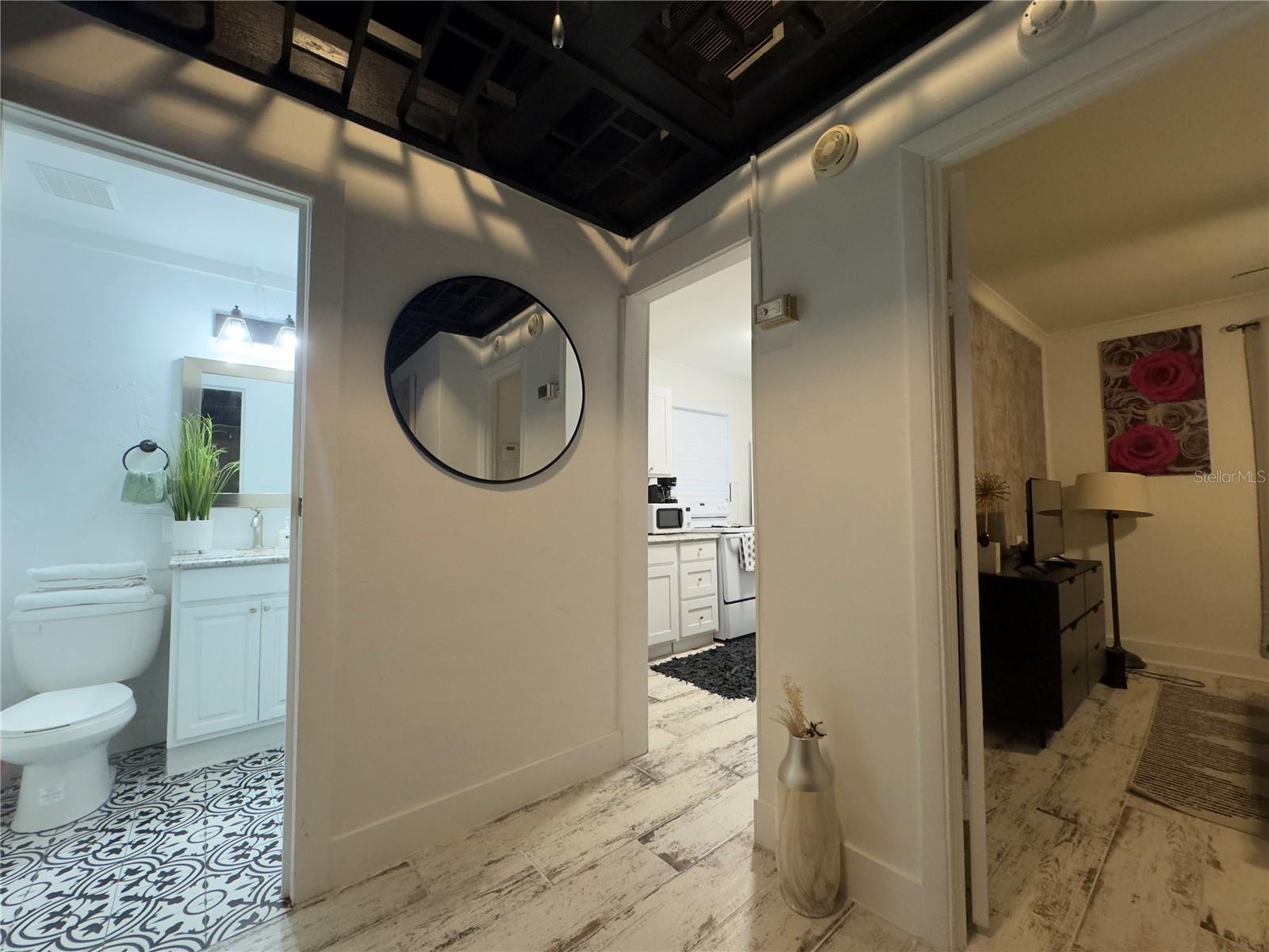 609 W AZEELE ST, TAMPA, FL, 33606